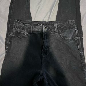 No Boundaries black skinny jeans size 5